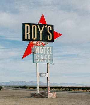 Roys Motel & Cafe sign